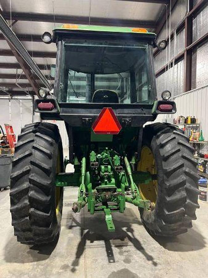 Used JOHN DEERE 4440