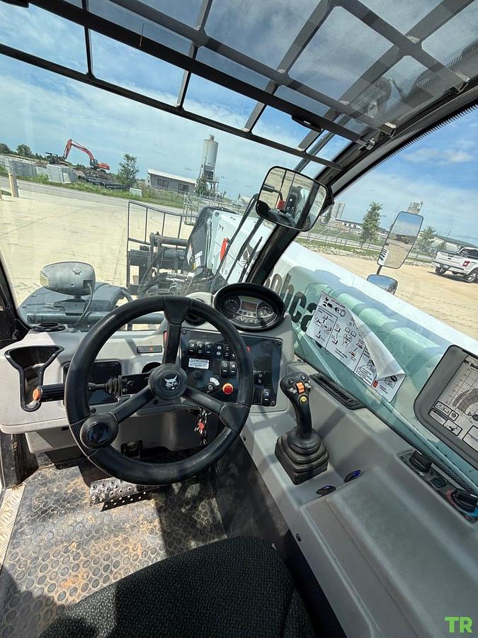 Used 2021 Bobcat V923 Telehandler