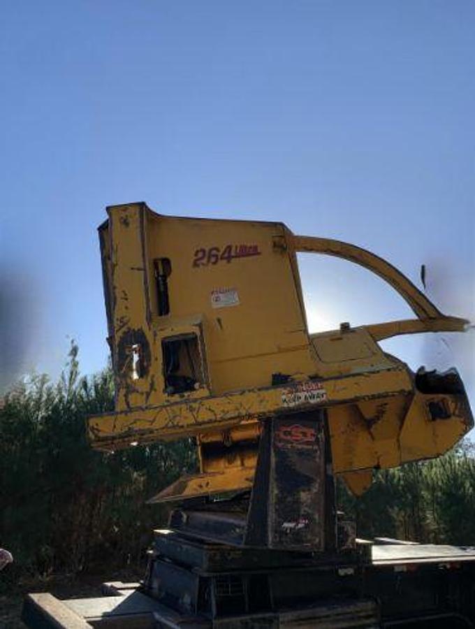 Used 2017 JOHN DEERE 437E