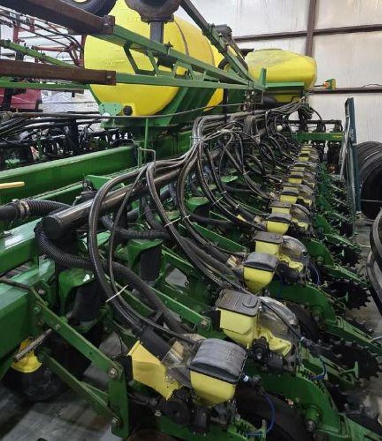 Used 2009 JOHN DEERE DB60
