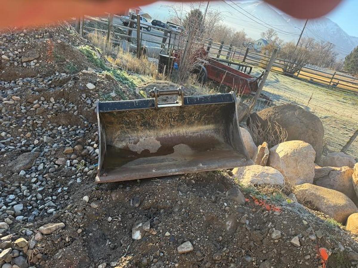 Used 2021 CATERPILLAR 305E2