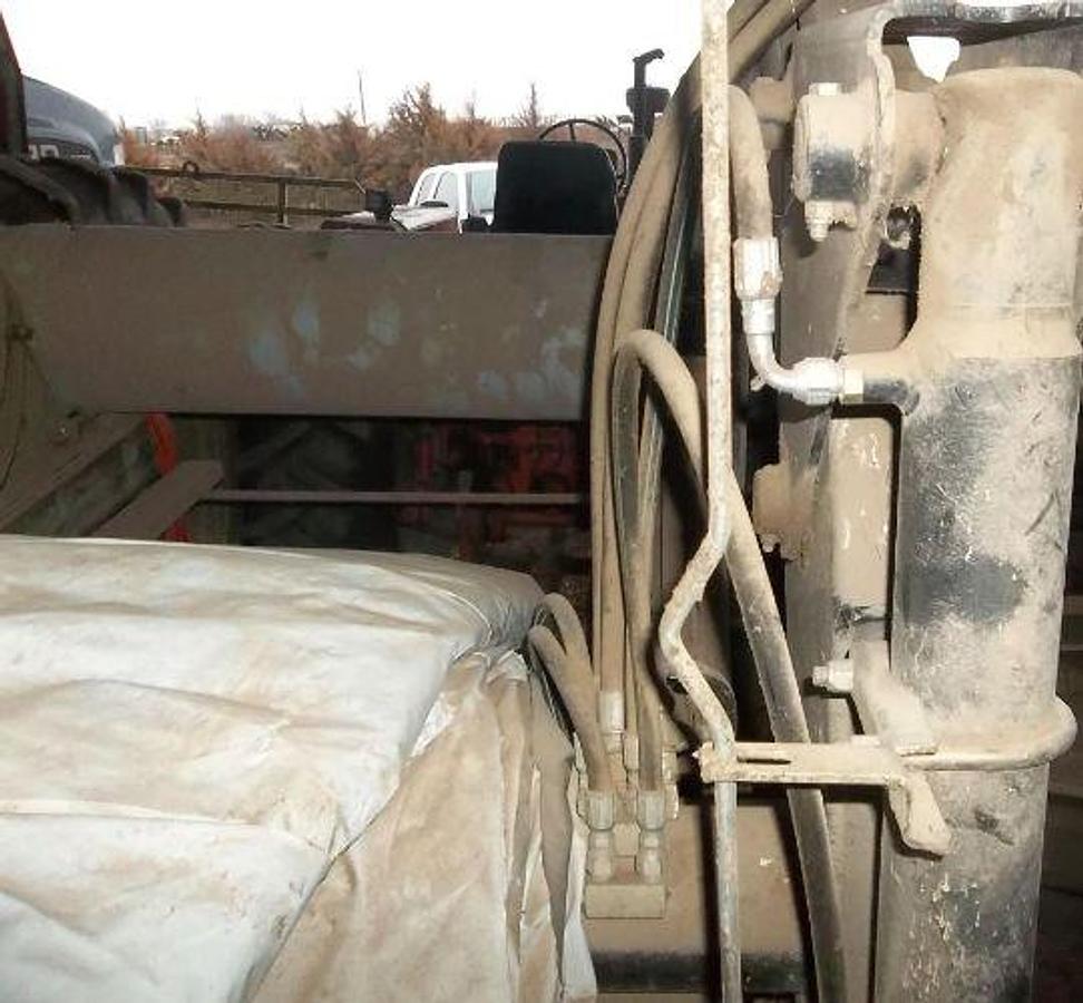 Used 2006 NEW HOLLAND 82LB