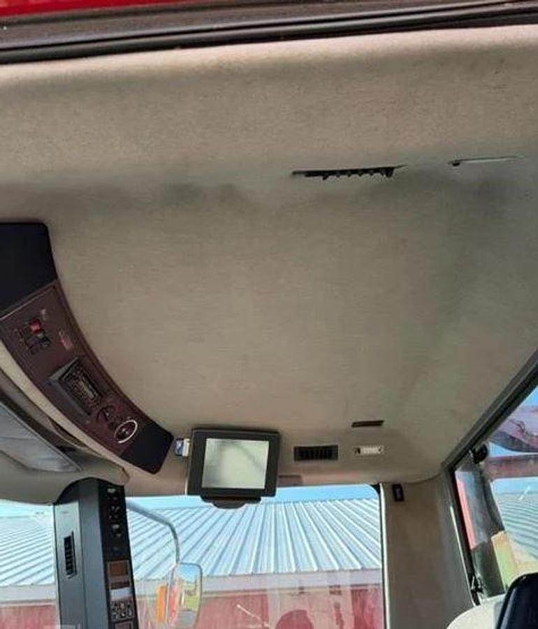 Used 2006 CASE IH 2377 Combine