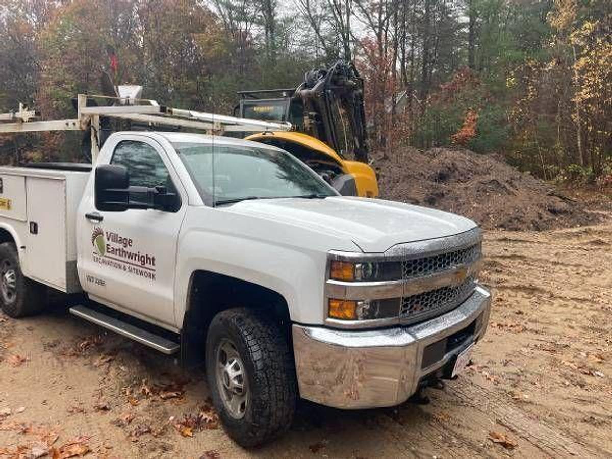 Used 2019 CHEVY 2500 Service Truck