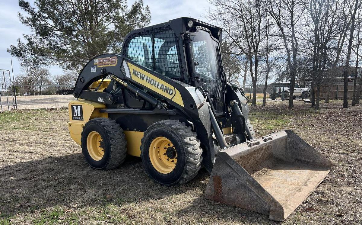 Used 2015 New Holland L228