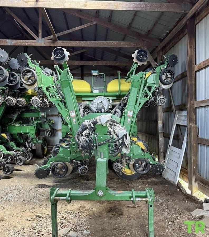 Used 2021 John Deere 1795 ExactEmerge 12/23 Split-Row Planter