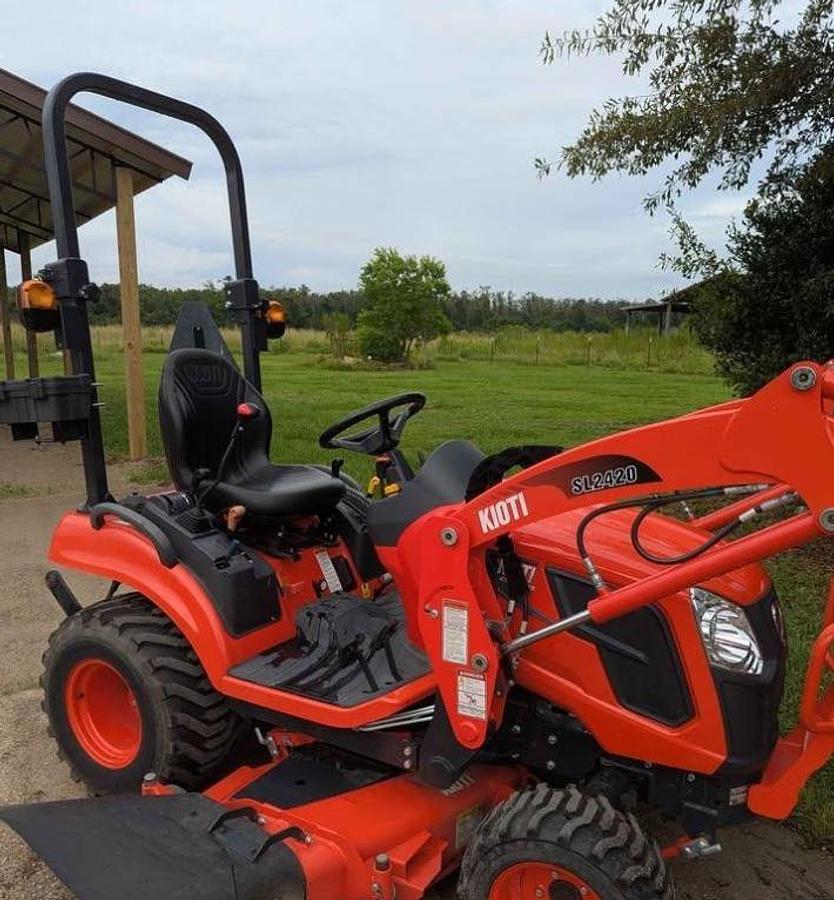 Used 2023 Kioti Cs2220 Tractor