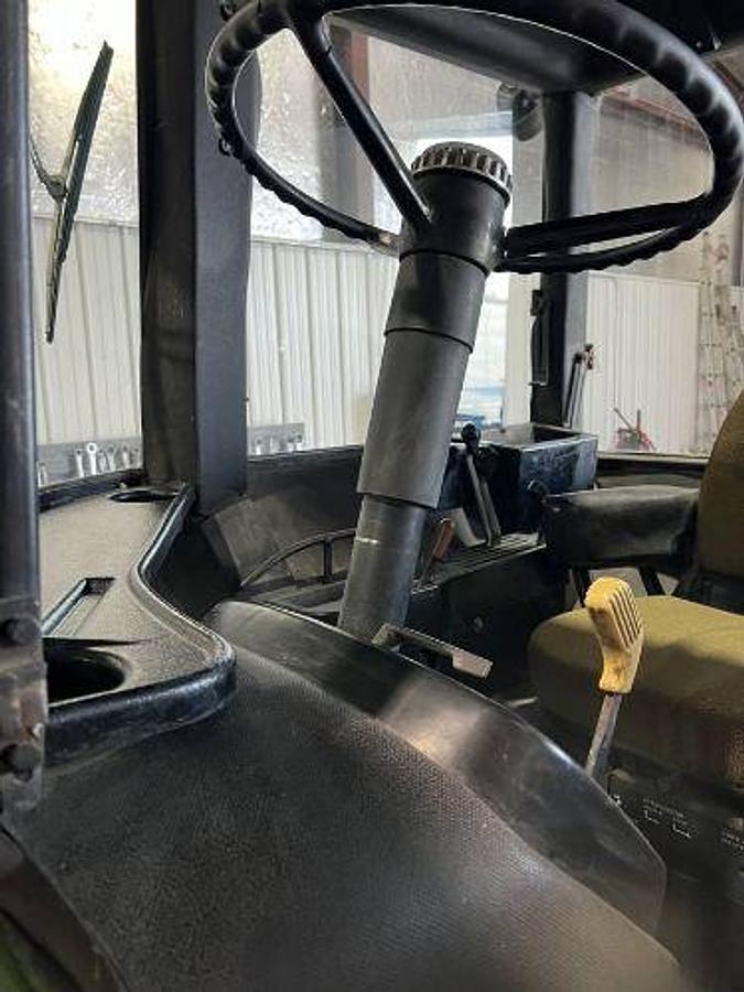 Used JOHN DEERE 4440