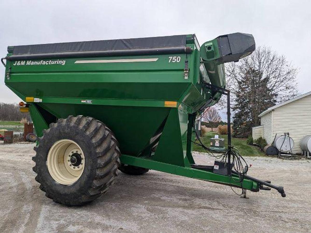 Used Unknown J and M 750 14 Grain Cart