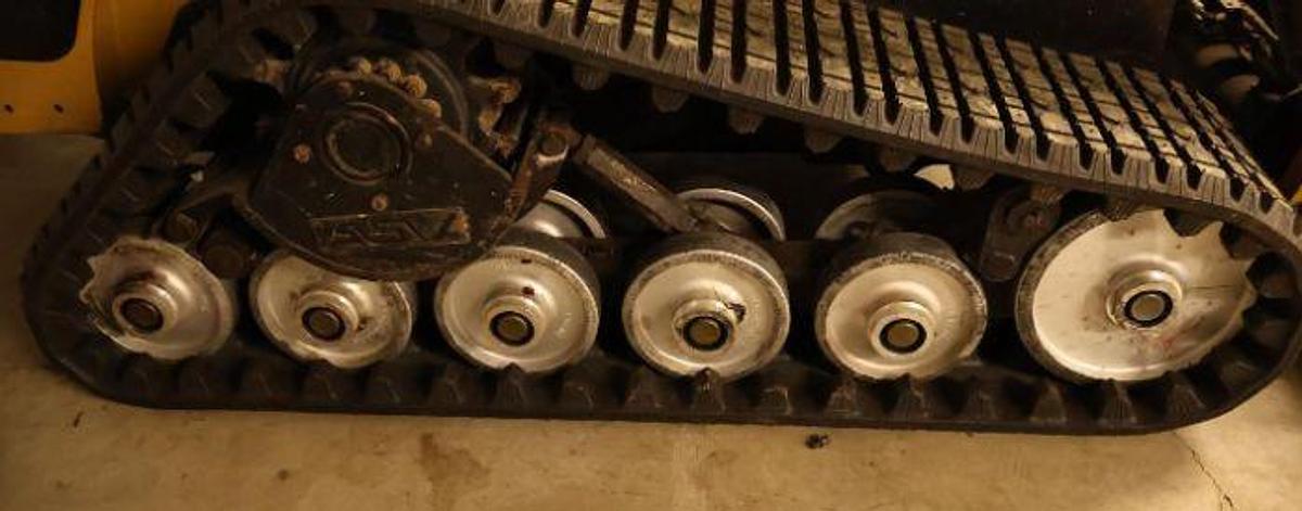 Used 2005 CATERPILLAR 247B