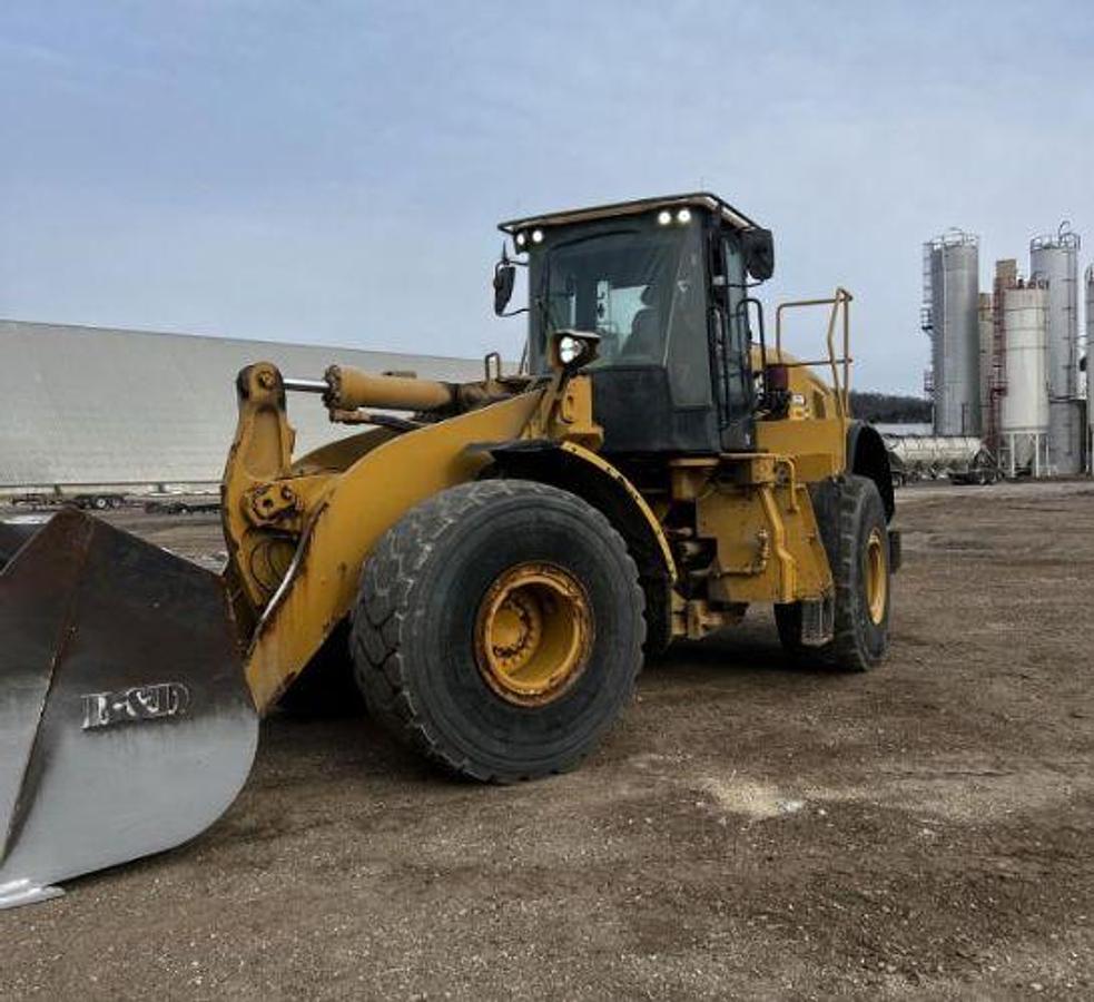 Used 2021 CATERPILLAR 966M