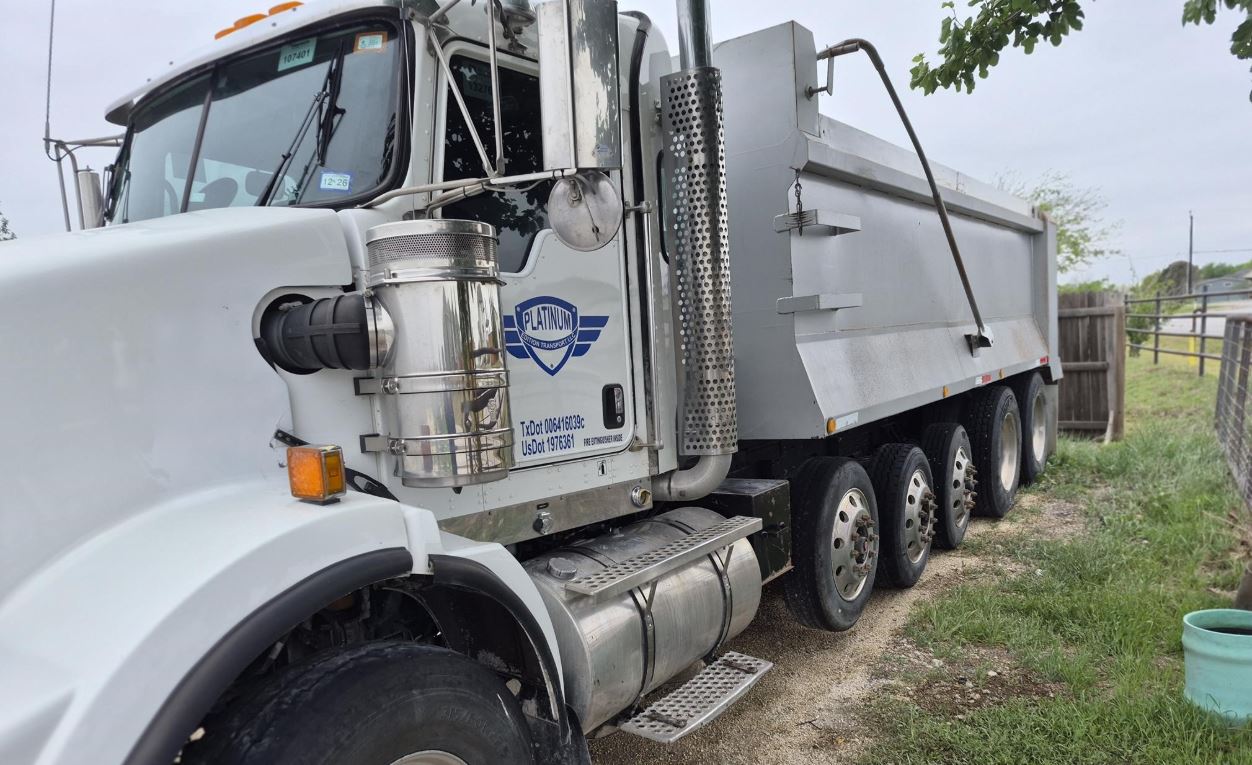 Used 2016 Kenworth T800 Dump Truck
