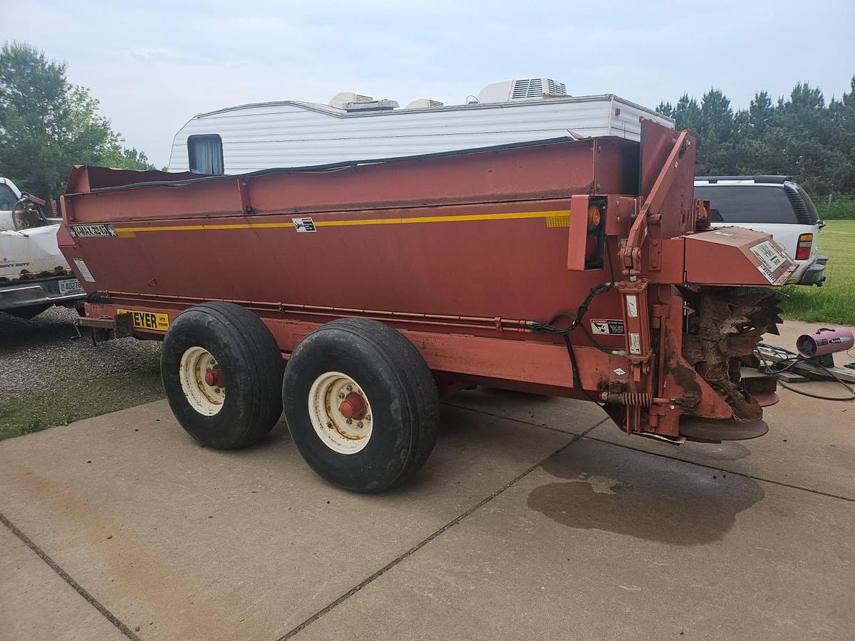 Used Meyer V-Max 3245 Manure Spreader
