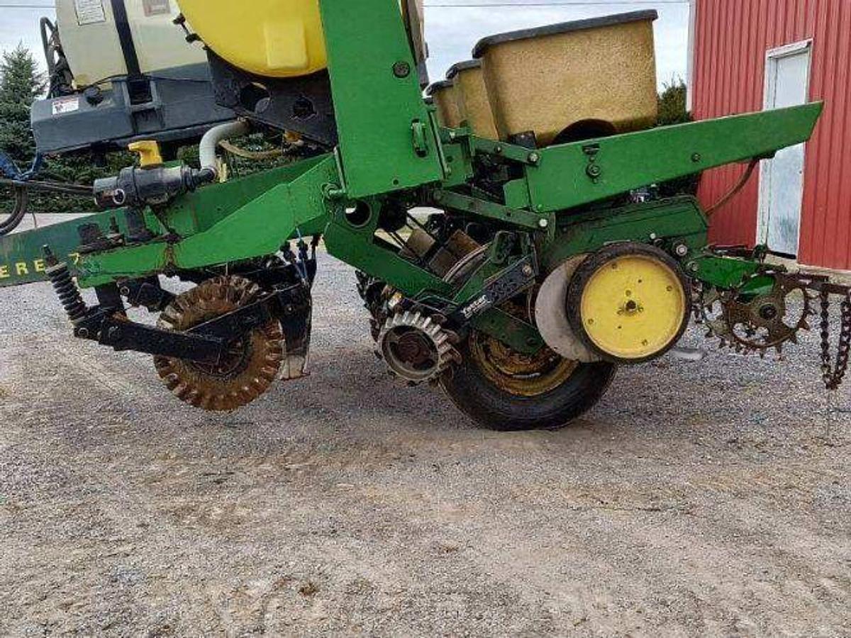 Used 2000 JOHN DEERE 7000 4R-30