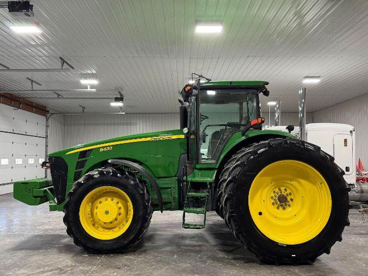 Used 2007 JOHN DEERE 8430