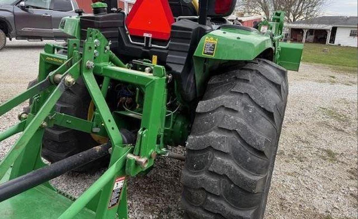 Used 2015 JOHN DEERE 4066R