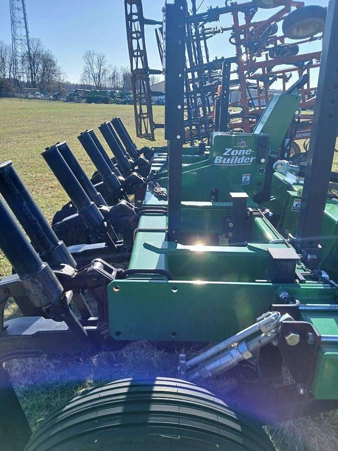 Used 2021 Unverferth McCurdy Zone Builder Ripper 5-shank with caddy