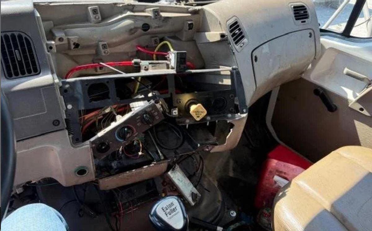 Used 2003 Manitex 2892SX Mounted on 2003 Sterling LT7500