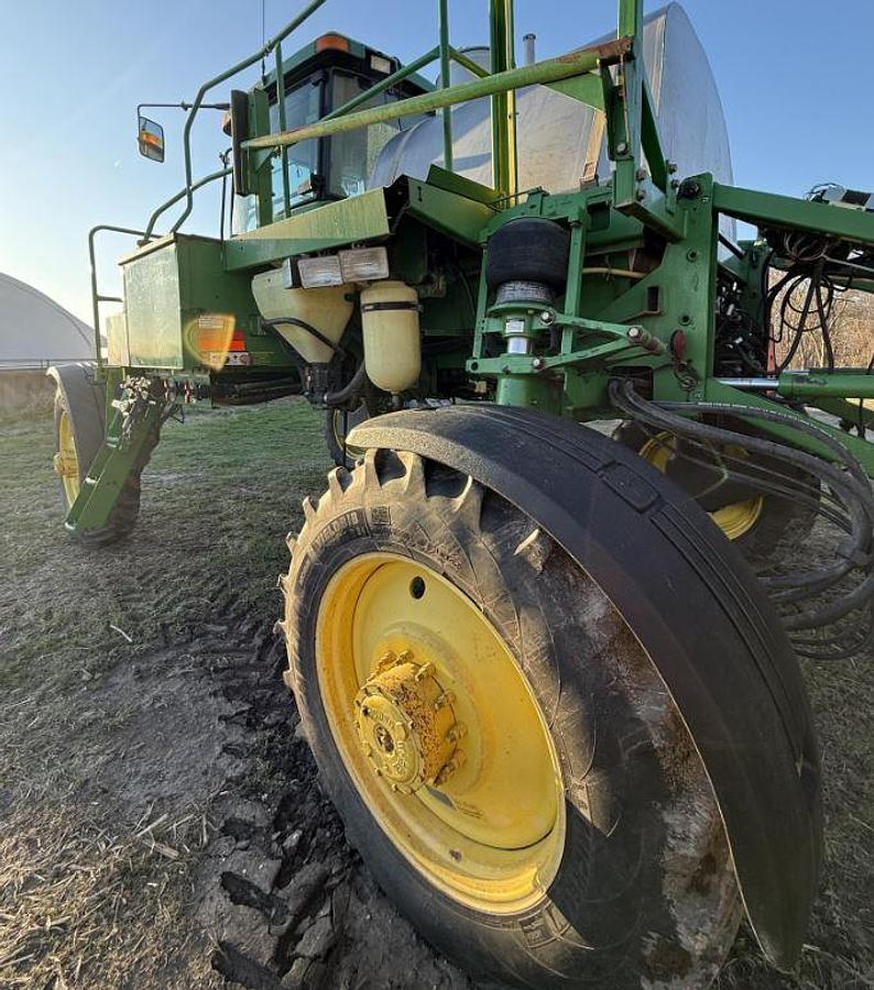 Used 2000 John Deere 4700