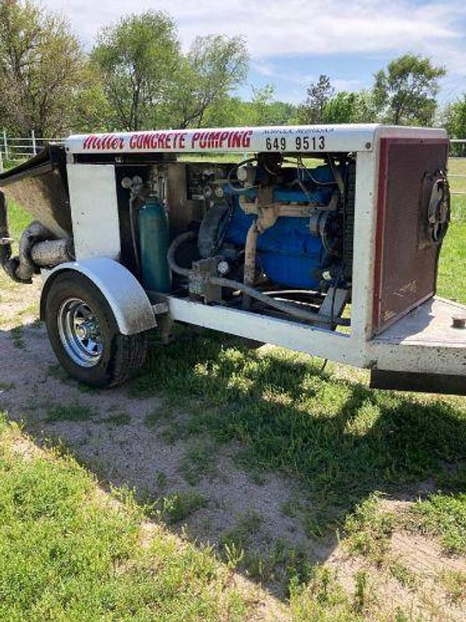 Used 1990 CUSTOM 640 Concrete Pump