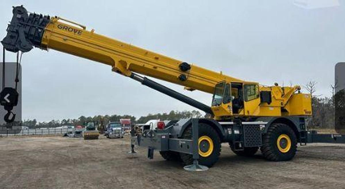 Used 2008 GROVE RT890E