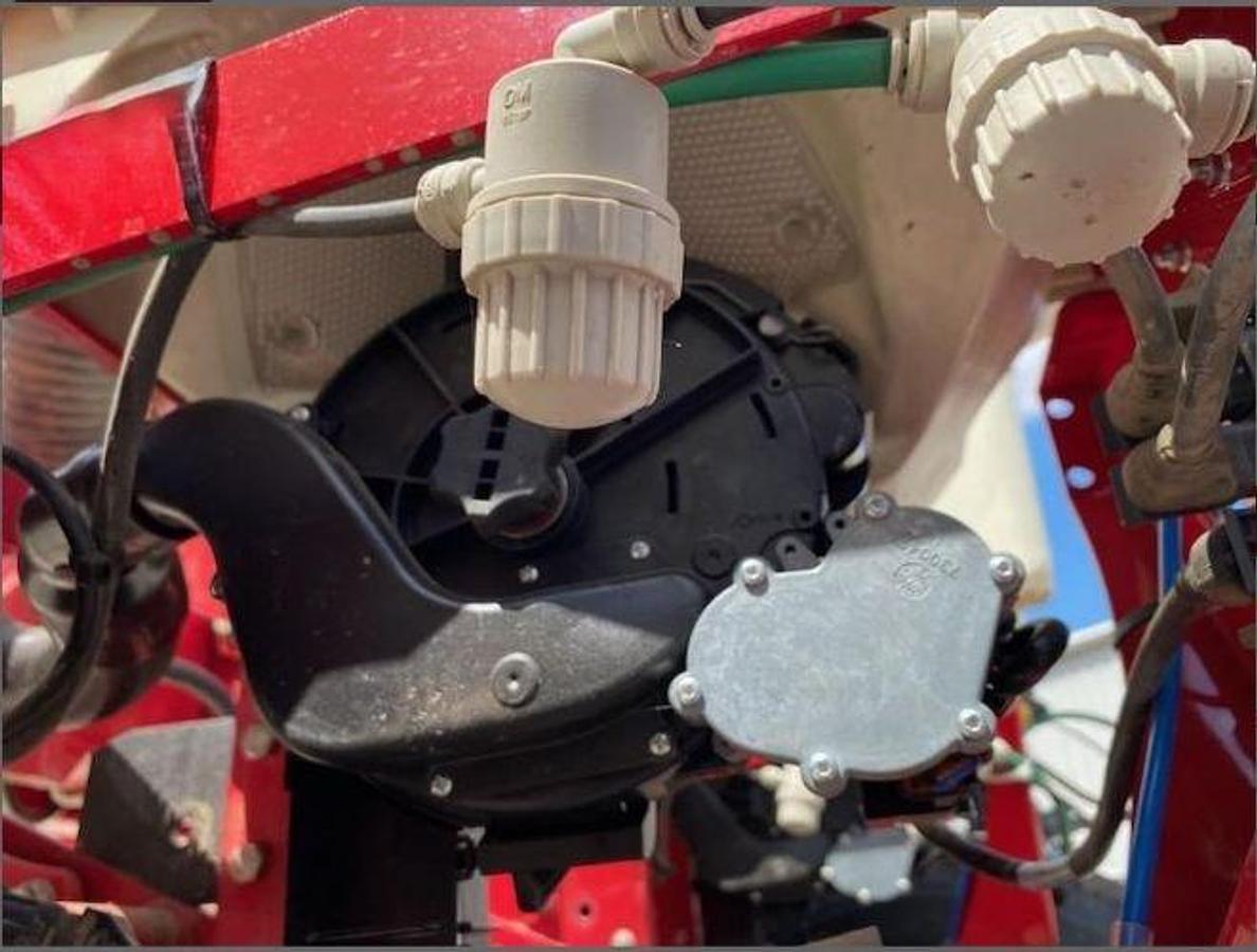 Used 2013 WHITE 8816