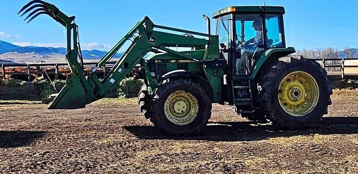 Used 2001 JOHN DEERE 7510