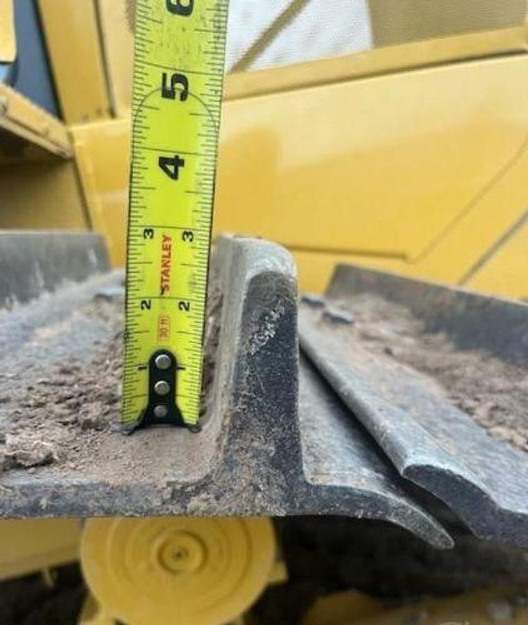 Used 2018 CATERPILLAR D6T LGP