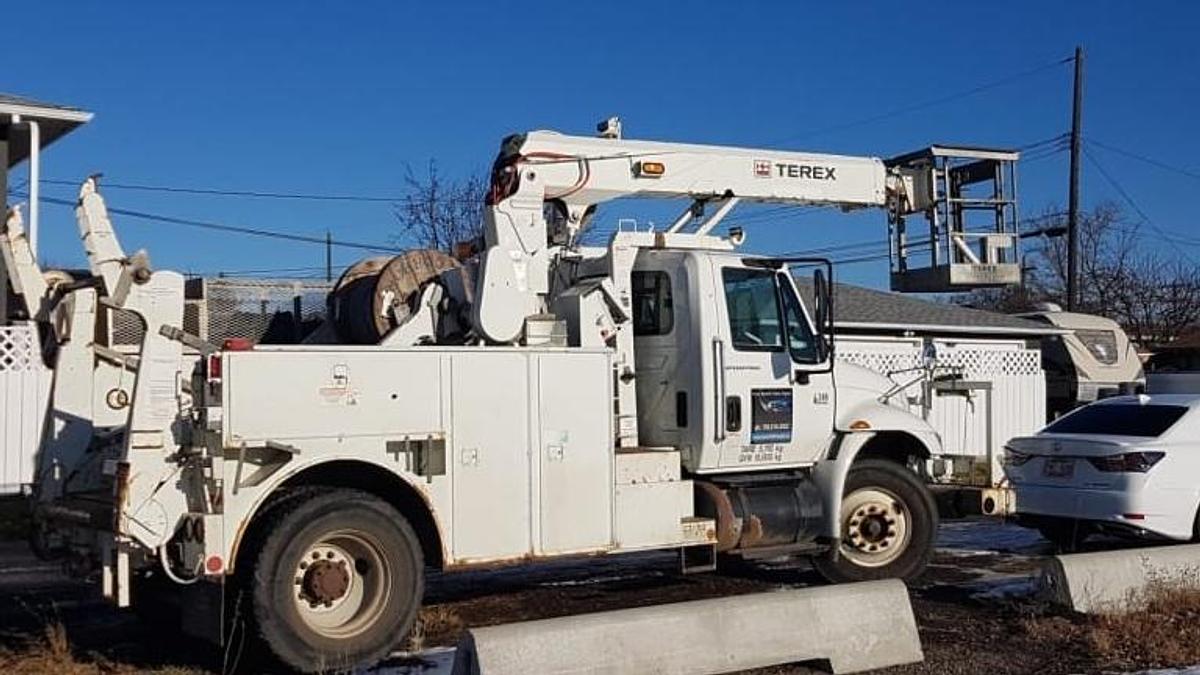 Used 2005 International DuraStar 4300 Terex High Ranger Cable Placer