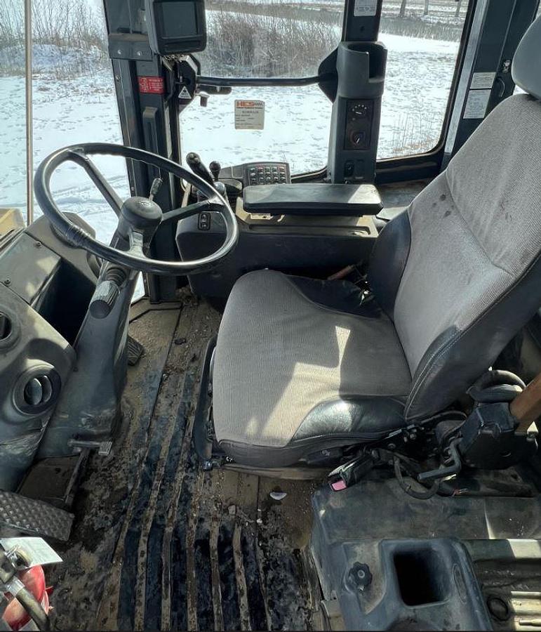 Used 2014 Deere 624K