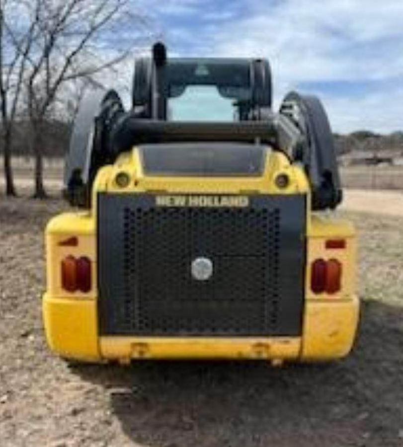 Used 2015 New Holland L228