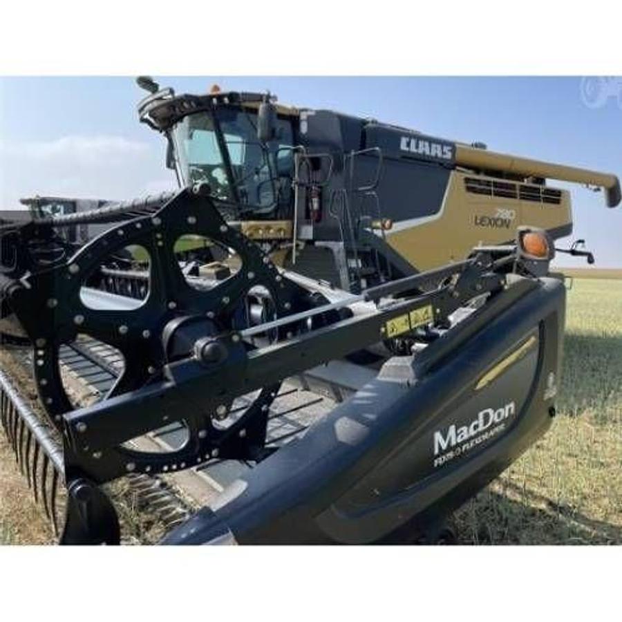 Used 2017 CLAAS LEXION T80TT