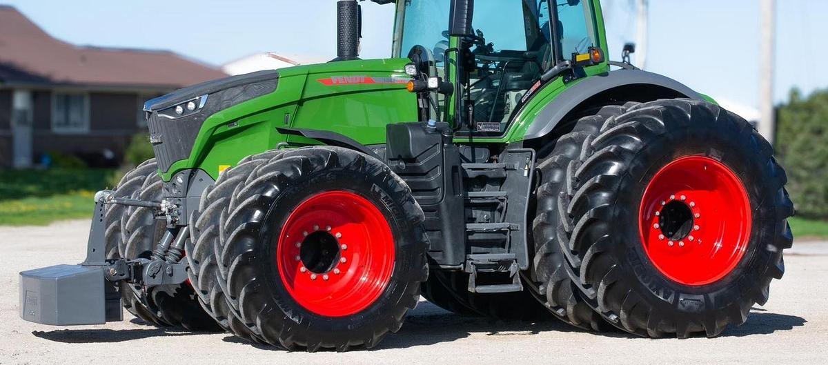 Used 2021 FENDT 1042 VARIO Tractor