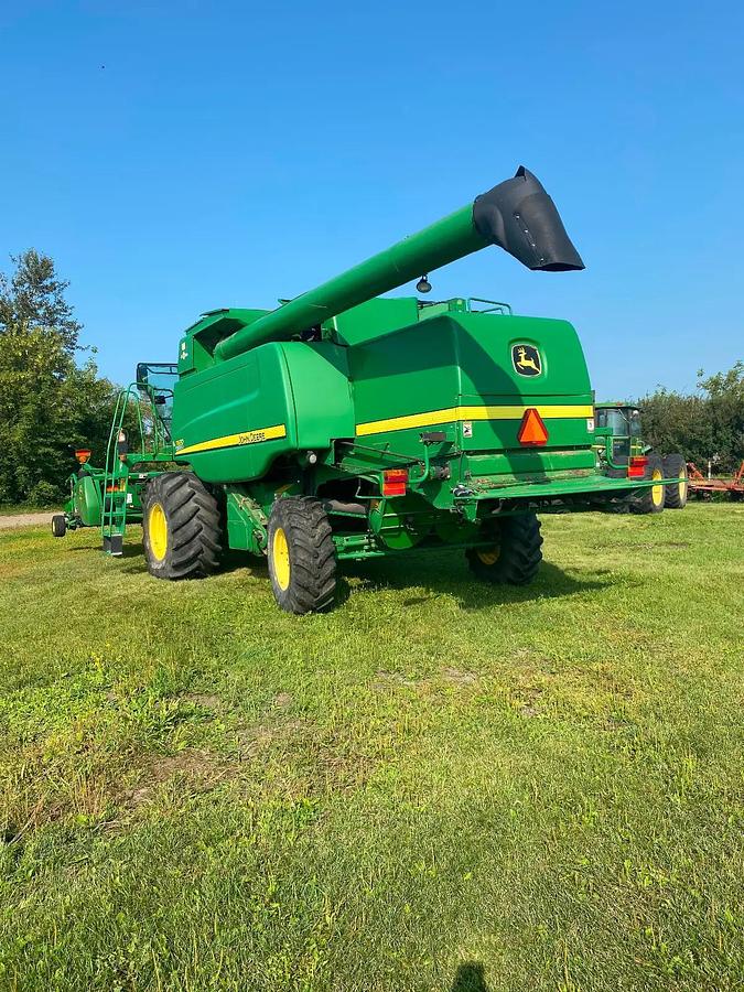 Used 2012 John Deere T670 Combine