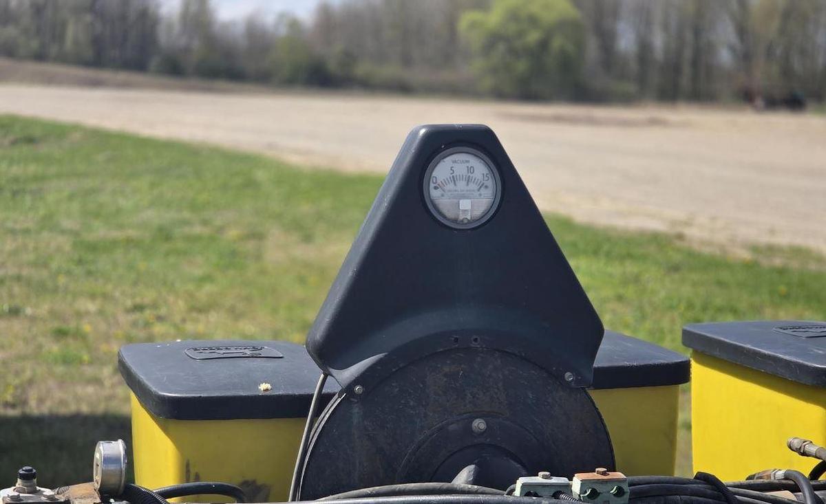 Used 2003 JOHN DEERE 7300