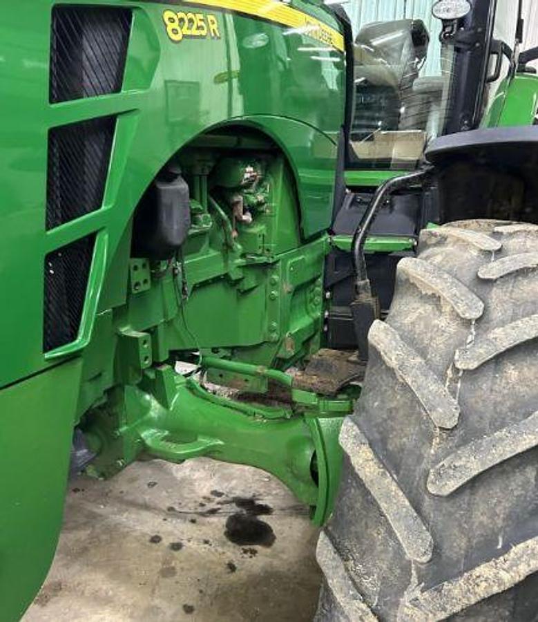Used 2012 JOHN DEERE 8225R
