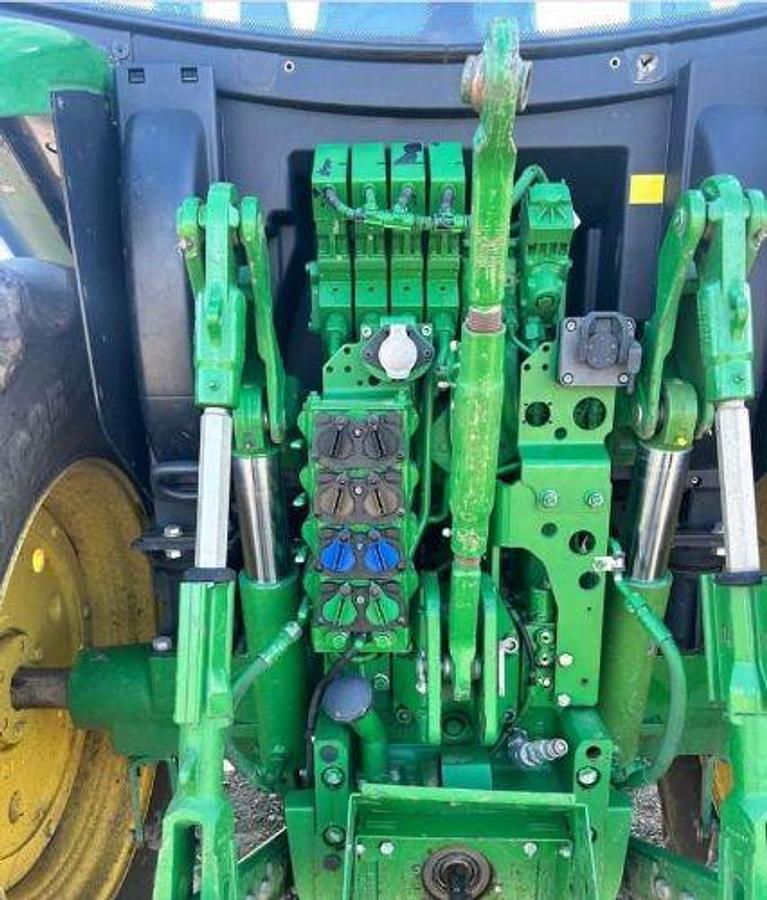 Used 2019 JOHN DEERE 6130R