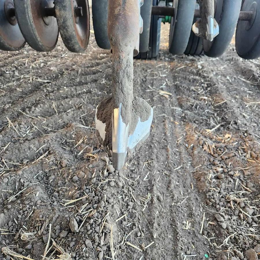 Used 2010 John Deere 1830 airdrill w/1910 cart