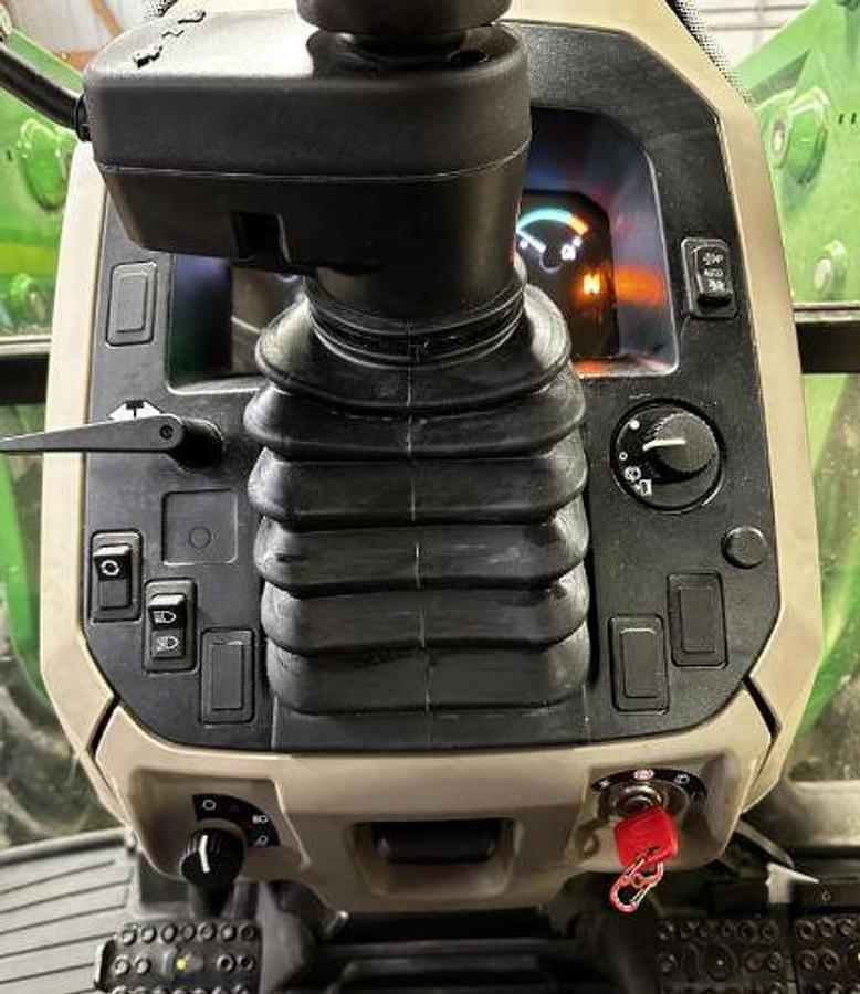 Used 2022 JOHN DEERE 5055E