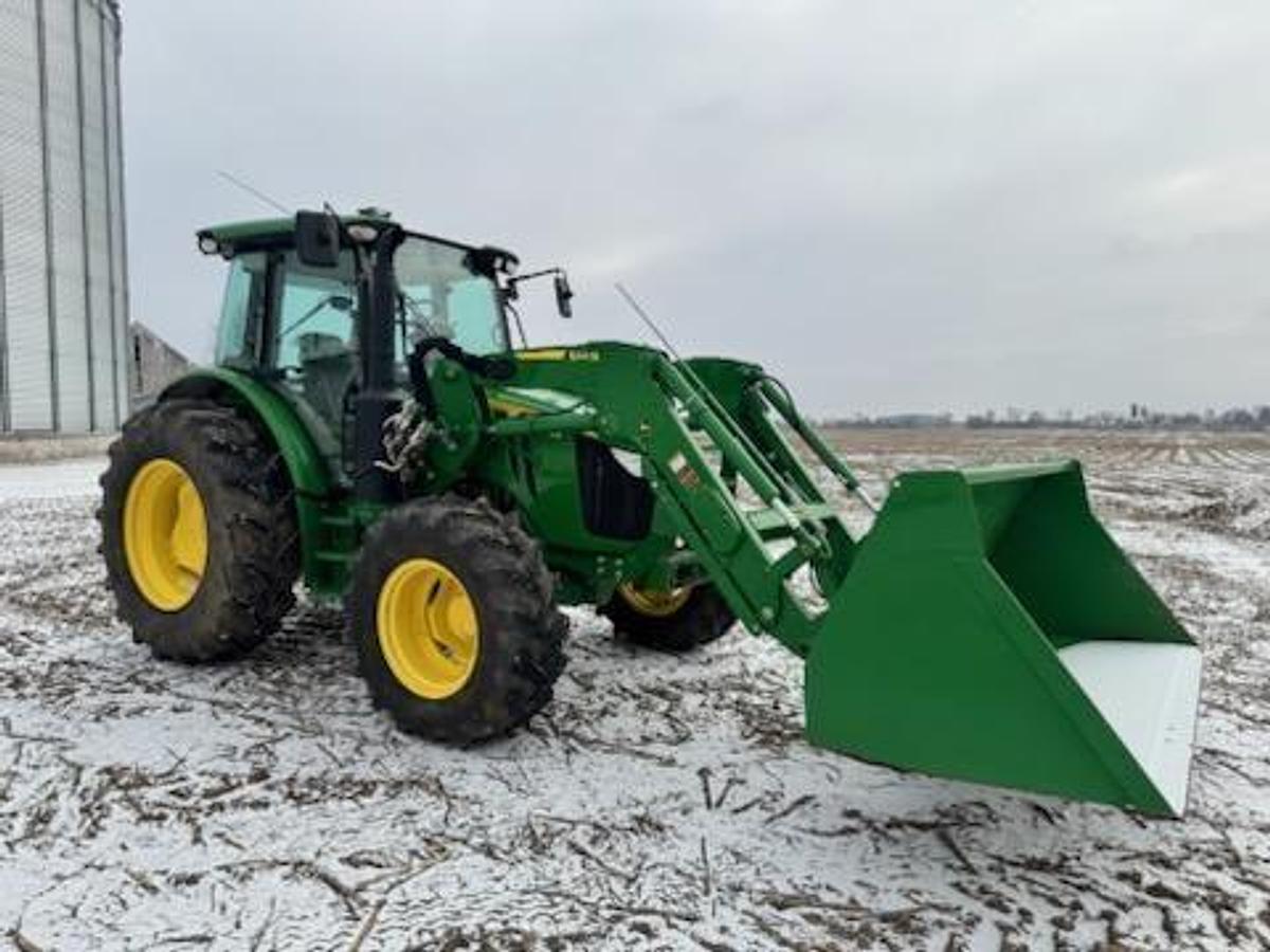 Used 2021 JOHN DEERE 5115R