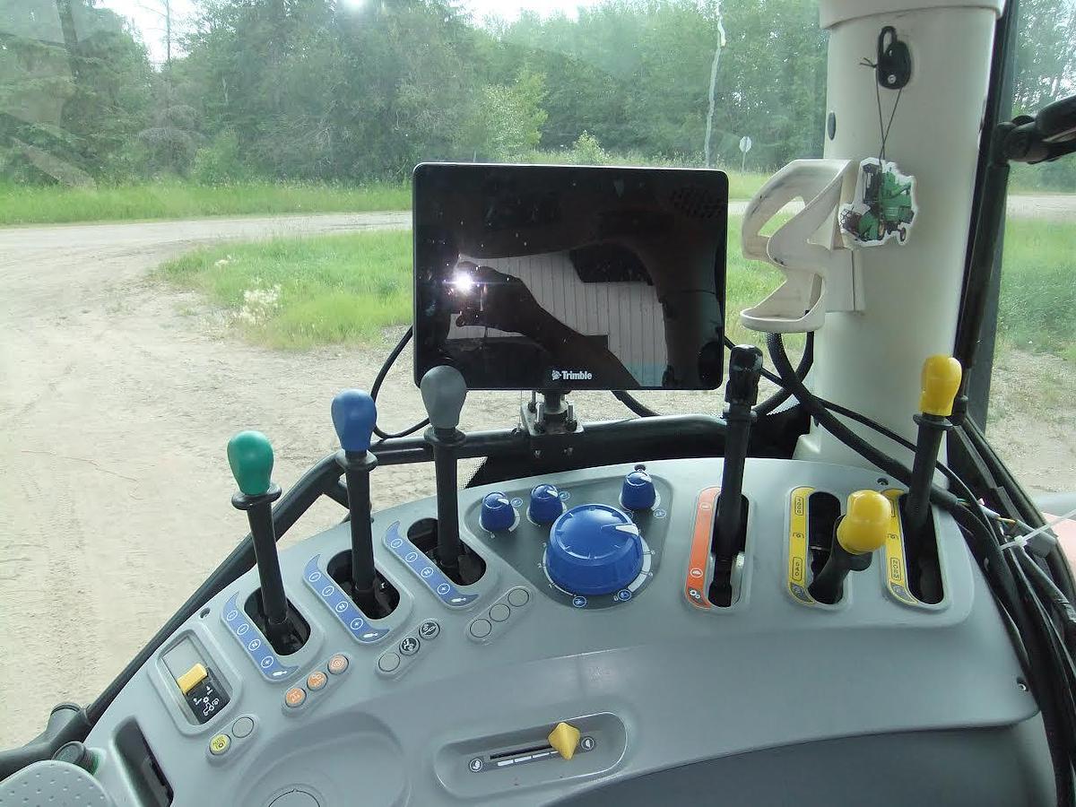 Used 2020 McCormick X7.650 Tractor with Loader