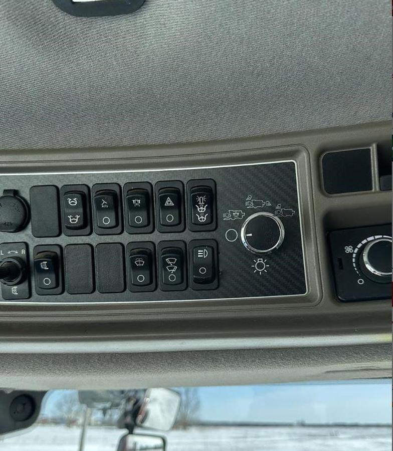 Used 2016 Case IH 8240