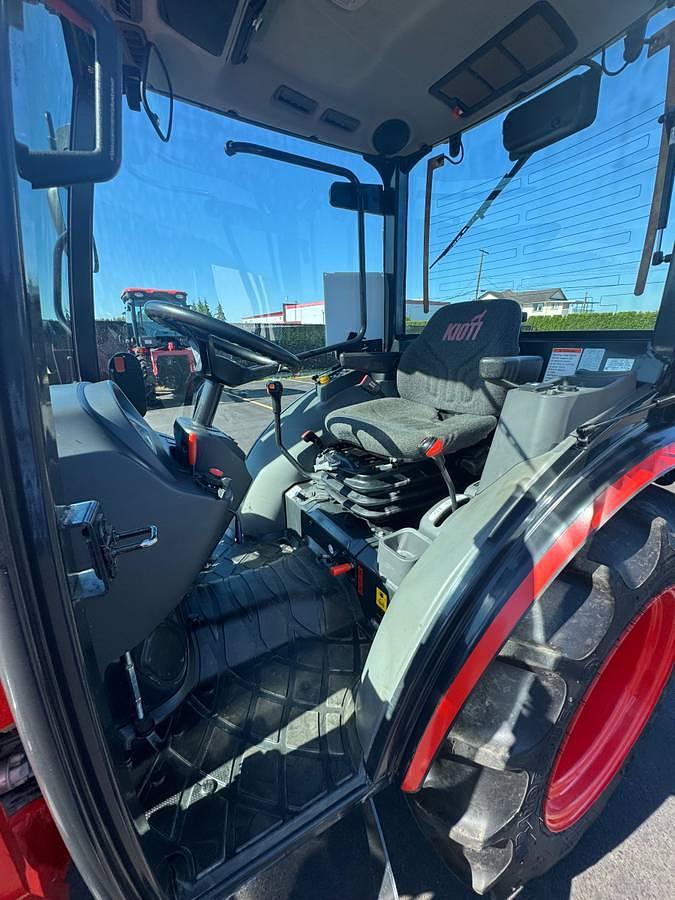 Used 2023 Kioti CK3520SEHST tractor