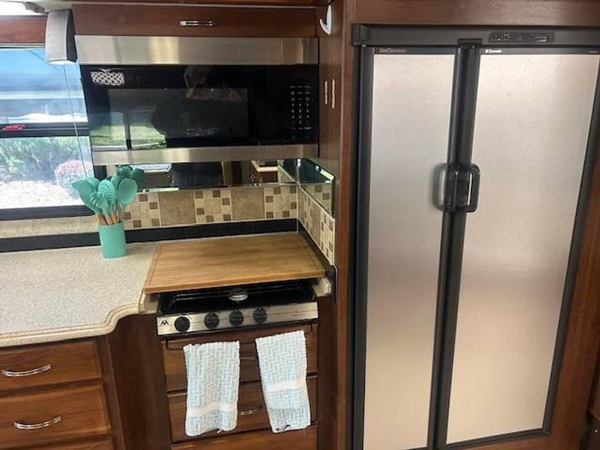 Used 2005 National Tropical