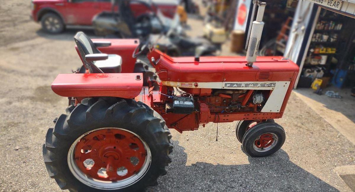 Used 1964 International 706