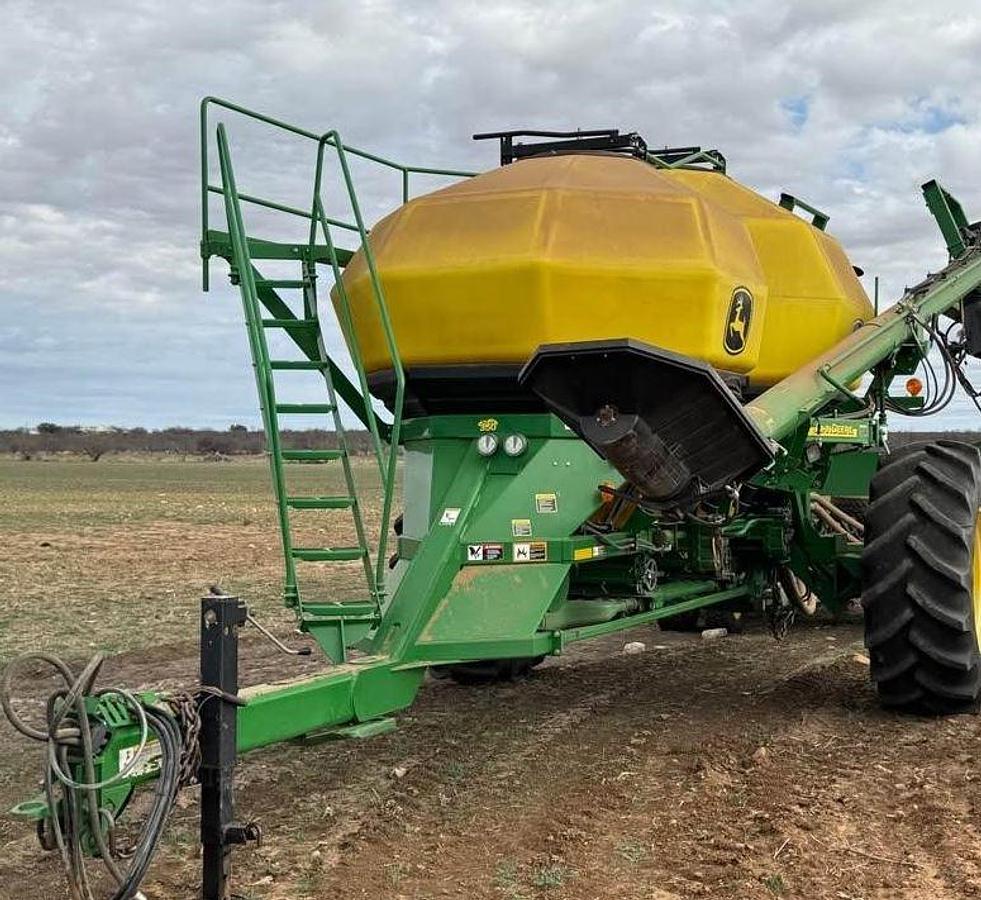 Used 2008 JOHN DEERE 1890 Air Seeder