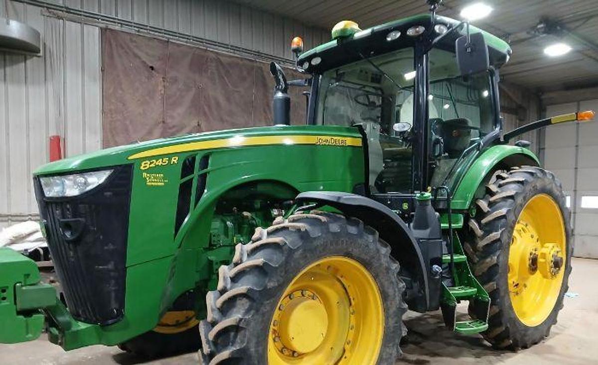 Used 2016 JOHN DEERE 8245R