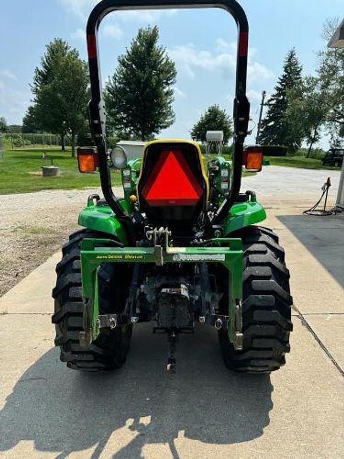 Used 2005 JOHN DEERE 3320