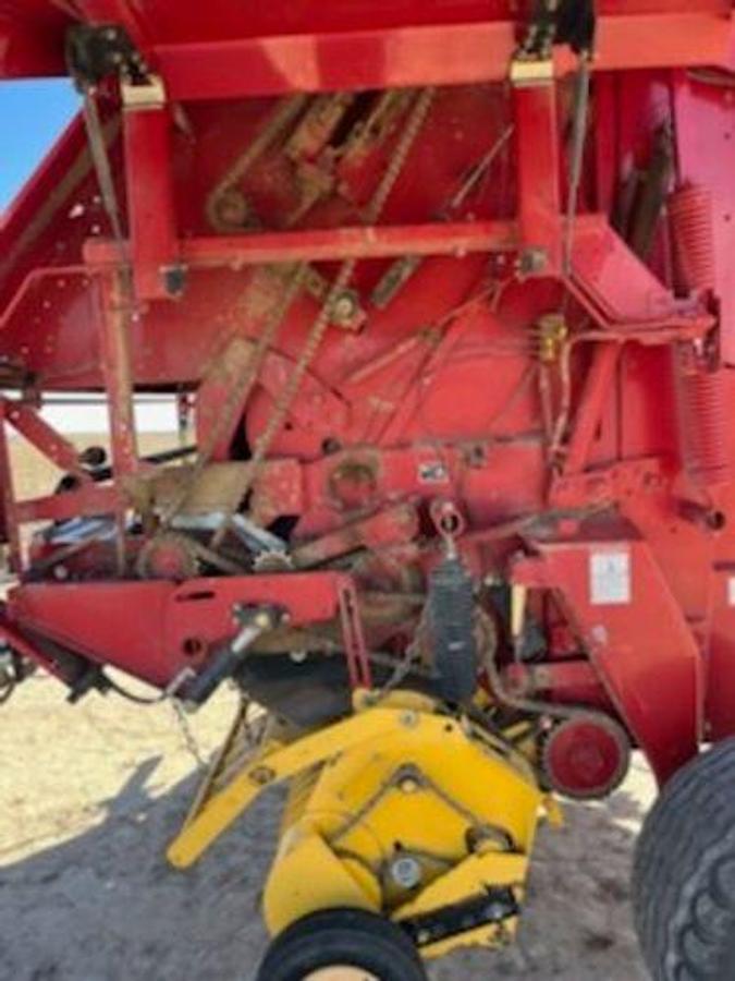 Used 2010 NEW HOLLAND BR7090