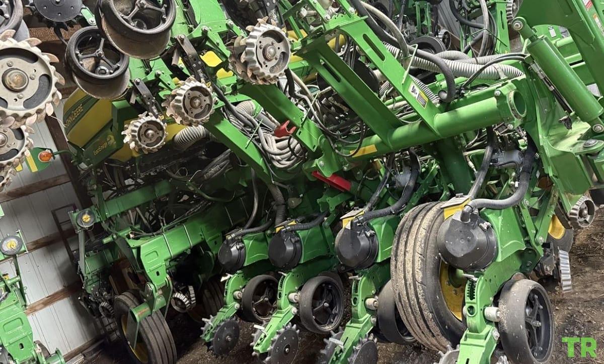 Used 2021 John Deere 1795 ExactEmerge 12/23 Split-Row Planter